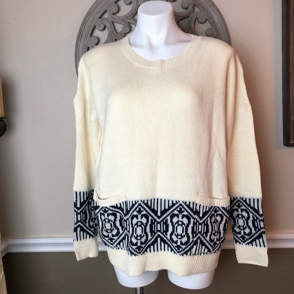 Urban Day cream and Navy sweater size s/m